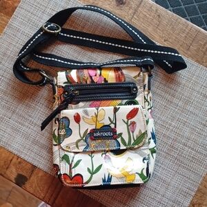 EUC Sakroots Small Crossbody Bag Cream Floral Peace